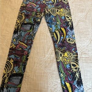 LuLaRoe Vibrant Fish Print Leggings